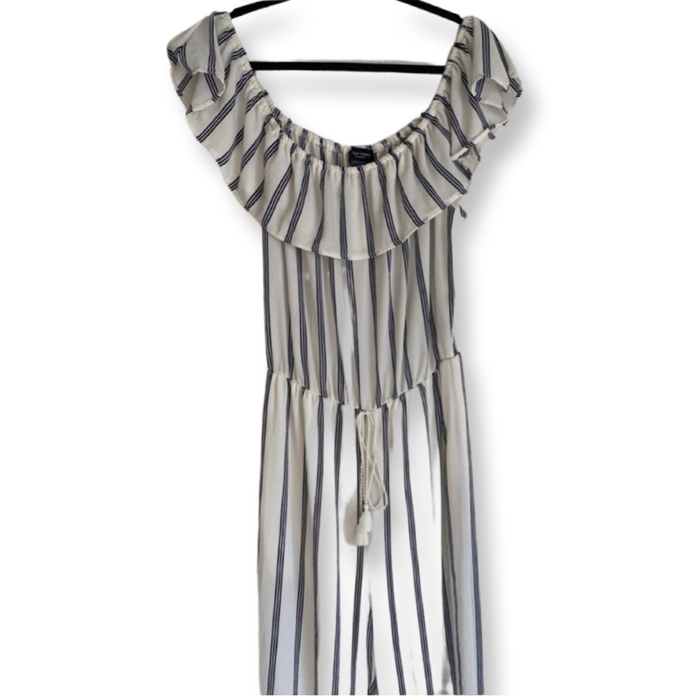 Womens Off the Shoulder Jumpsuit in White with Navy Pinstripe Size XL-must have!